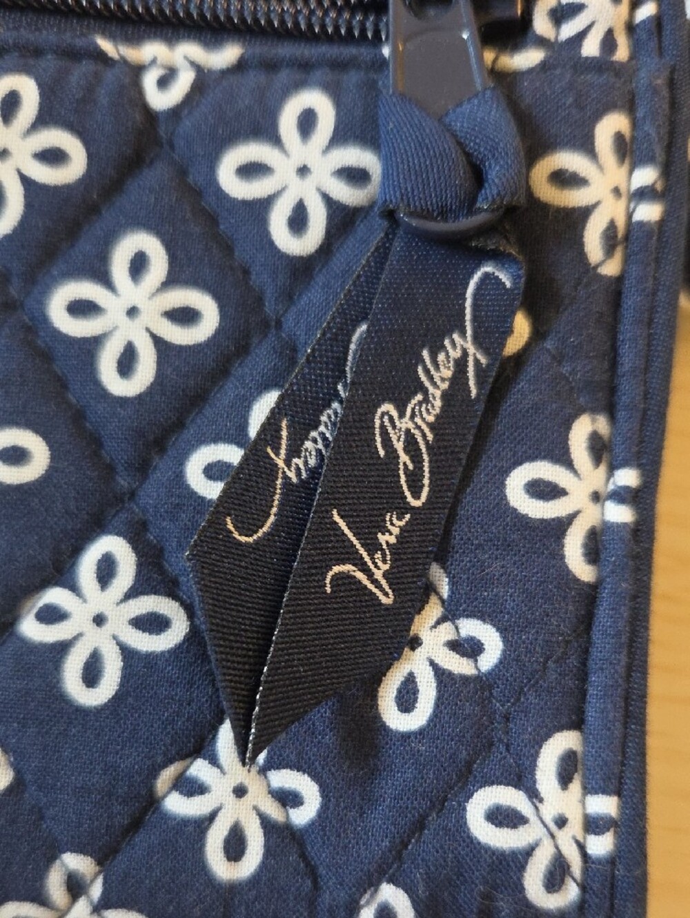 Vera Bradley Navy Blue and White Quilted Zip Pouch - Picture 2 of 4